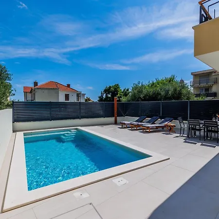 Marin W Massage Pool 3 Min Walk To * Kastela