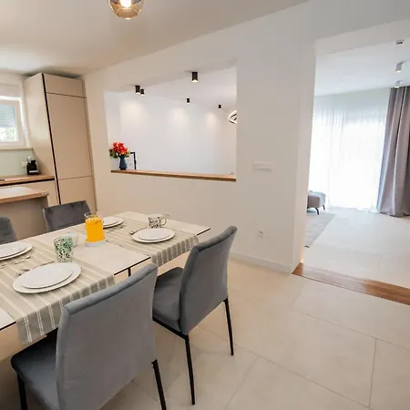 Villa Marin W Massage Pool 3 Min Walk To